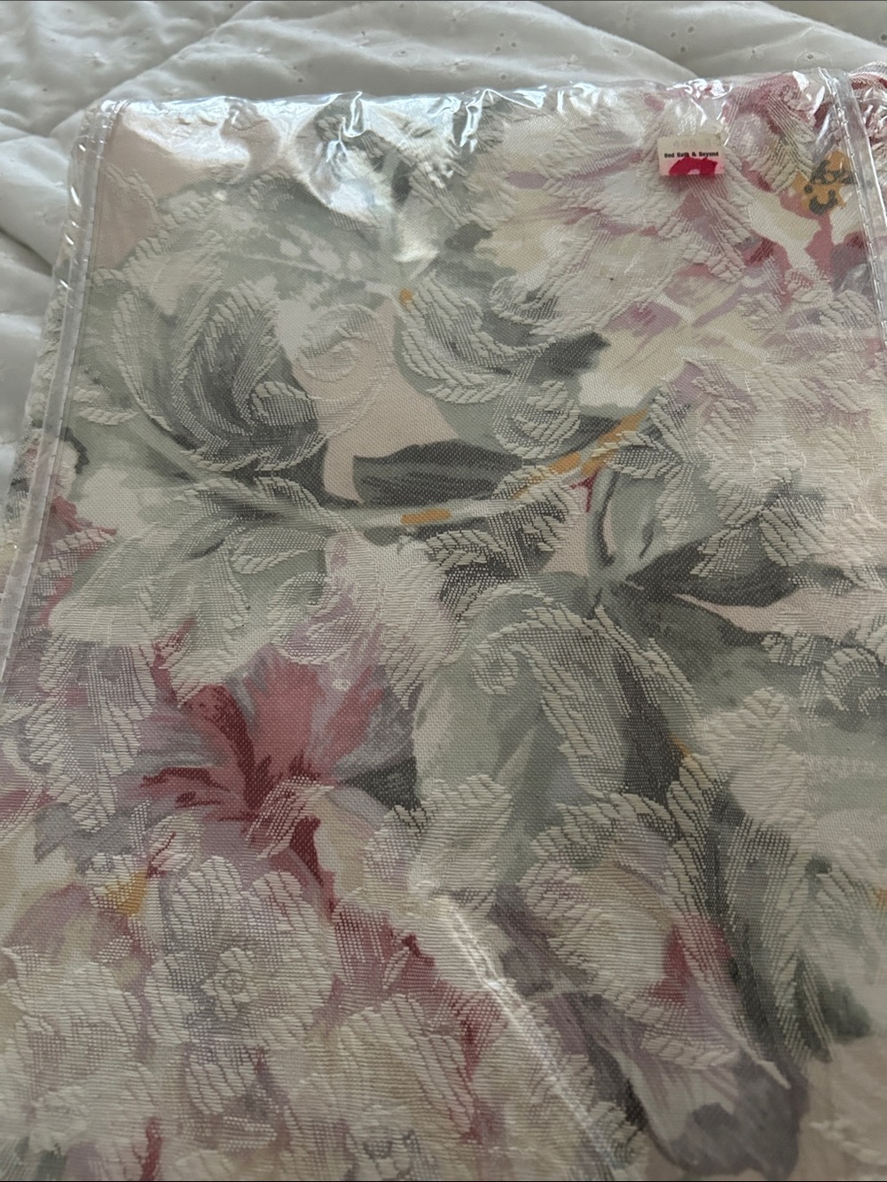 Bed Bath & Beyond Floral Jacquard Table Linen in Pink and Gray